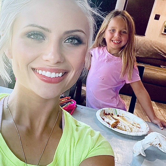 Meet your Posher, Brittany - Picture 4 of 15